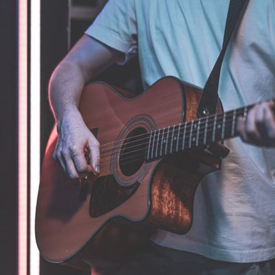Bar Noturno com Música ao Vivo